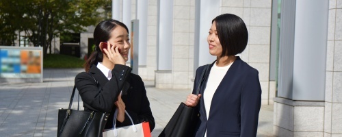 中堅社員向けコミュニケーション力向上研修~周囲への配慮とメンバー指導(1日間)