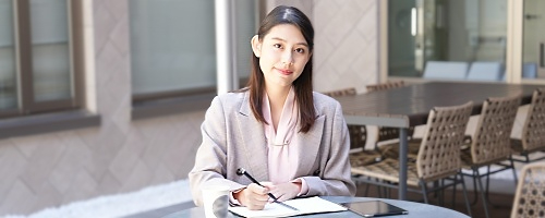 中堅社員研修~「階層別テスト」で自己を分析し、組織で活躍する人材になる(1日間)
